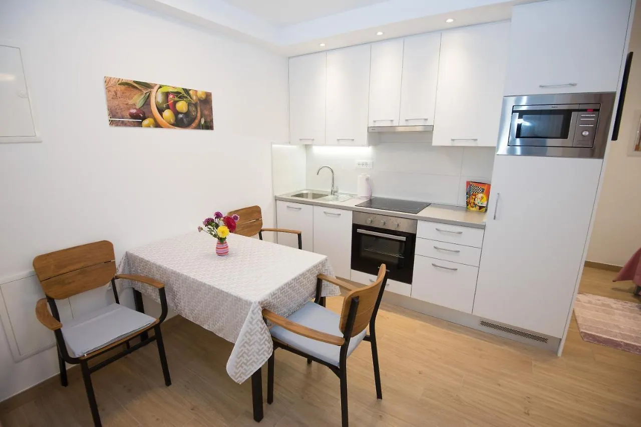 Luxury Studio Apartment Honeymoon Split