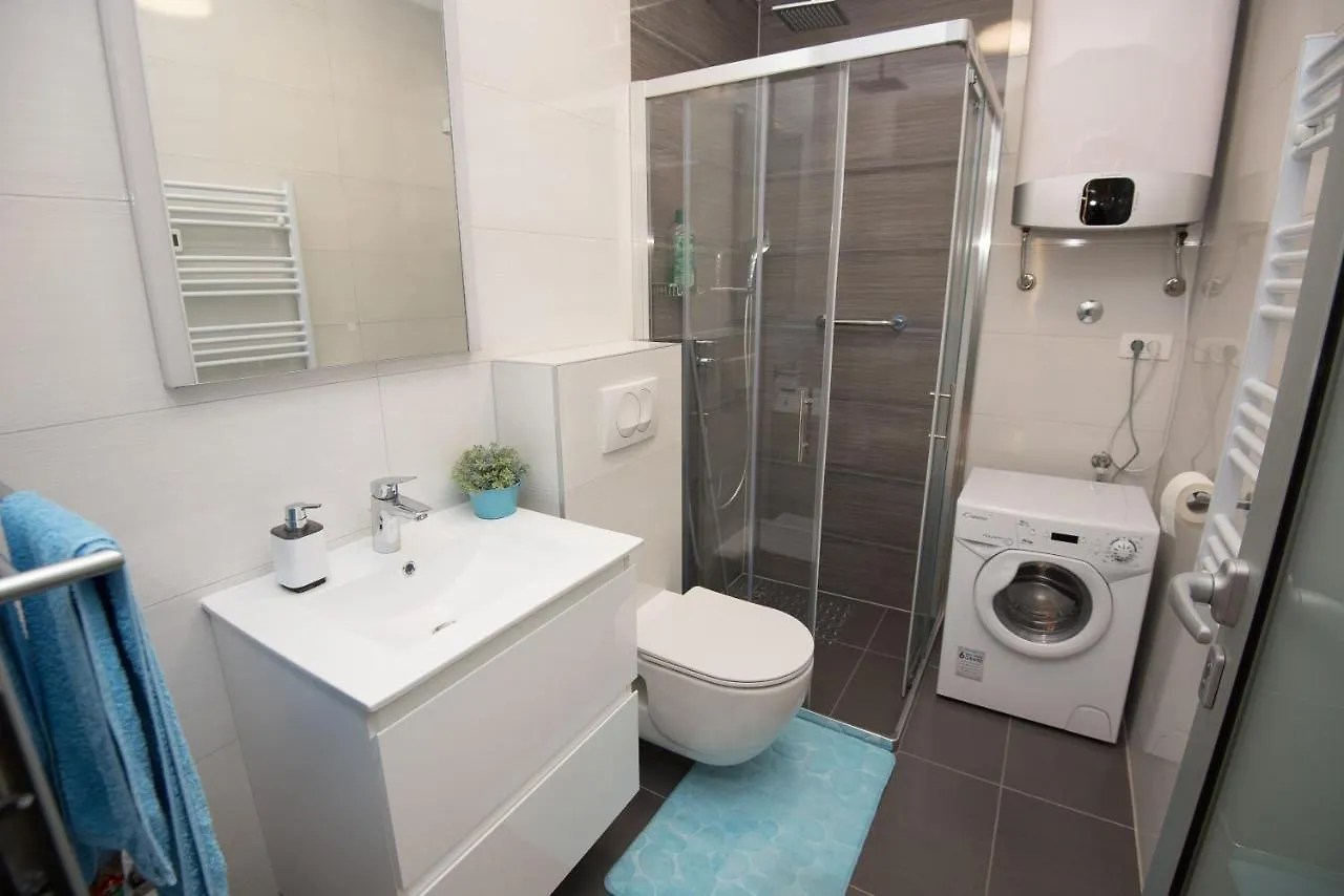 Luxury Studio Apartment Honeymoon Split